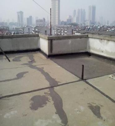 沽源漏水维修 楼顶漏水是什么原因，楼顶漏水维修方法是什么?